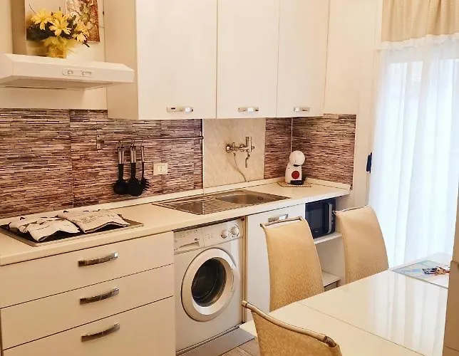 The 727 Apartment *