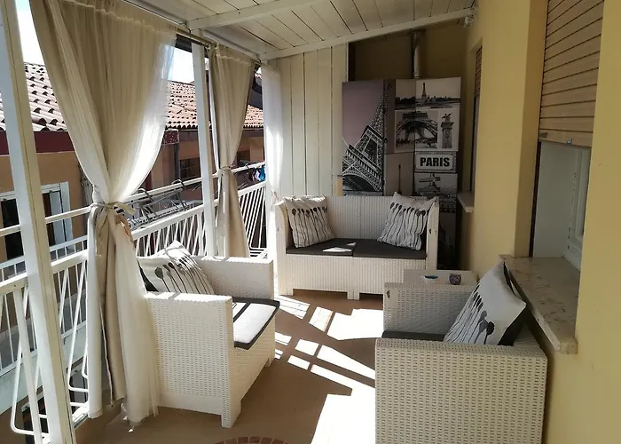 The 727 Apartment
