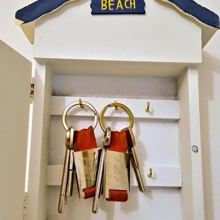 The 727 Apartment *