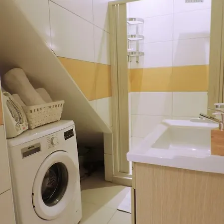 The 727 Apartment